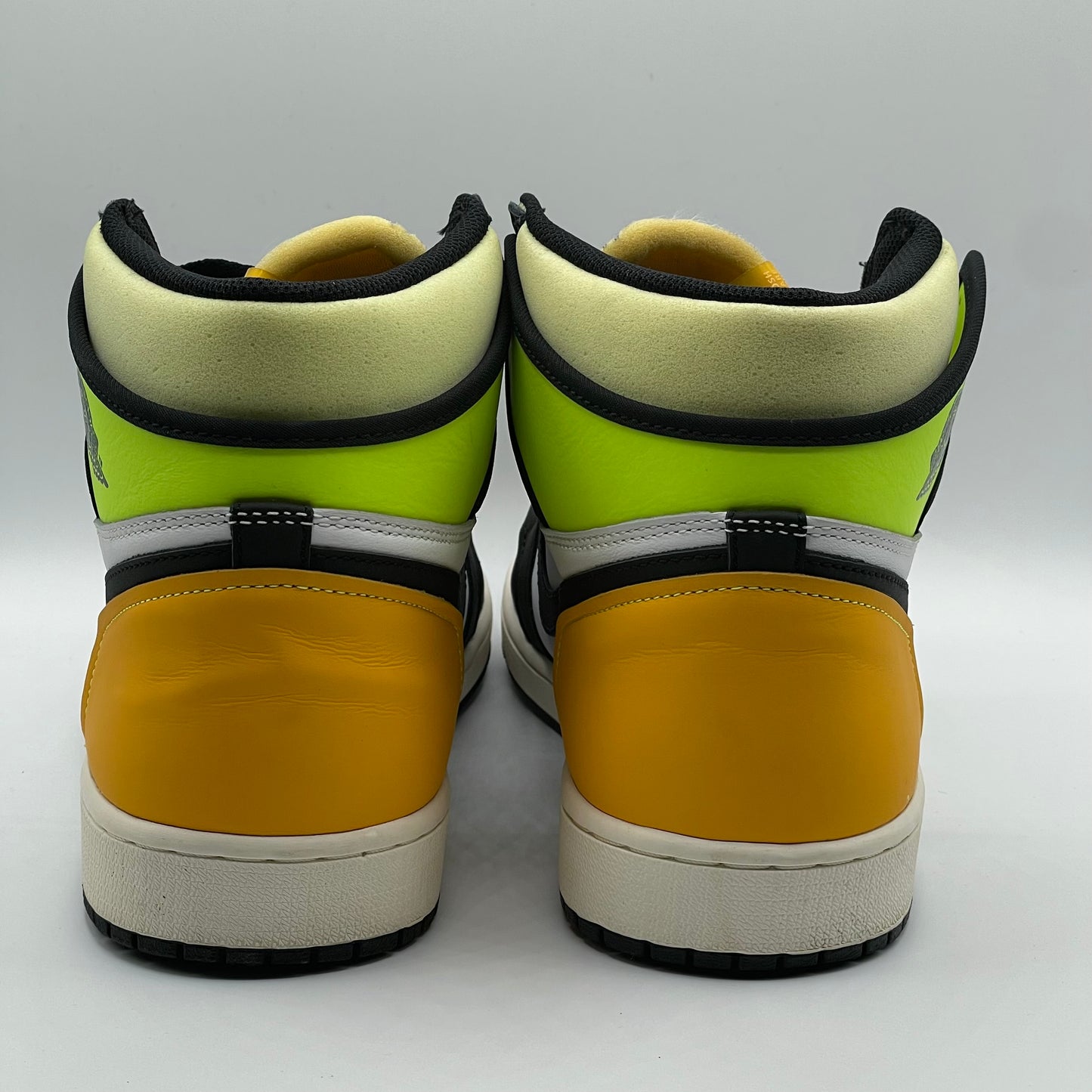 [USED] Jordan 1 Volt Size 13