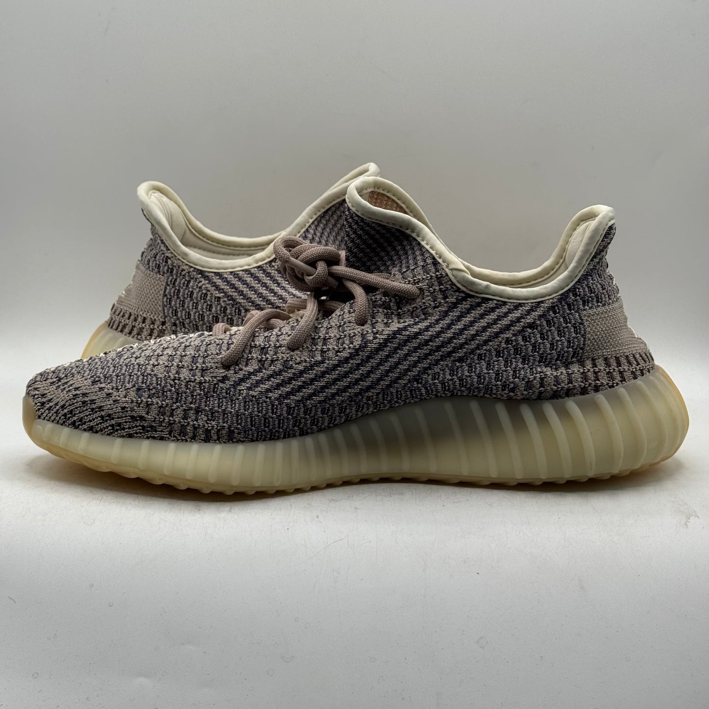 (USED) Yeezy 350 V2 Ash Pearl Size 10.5