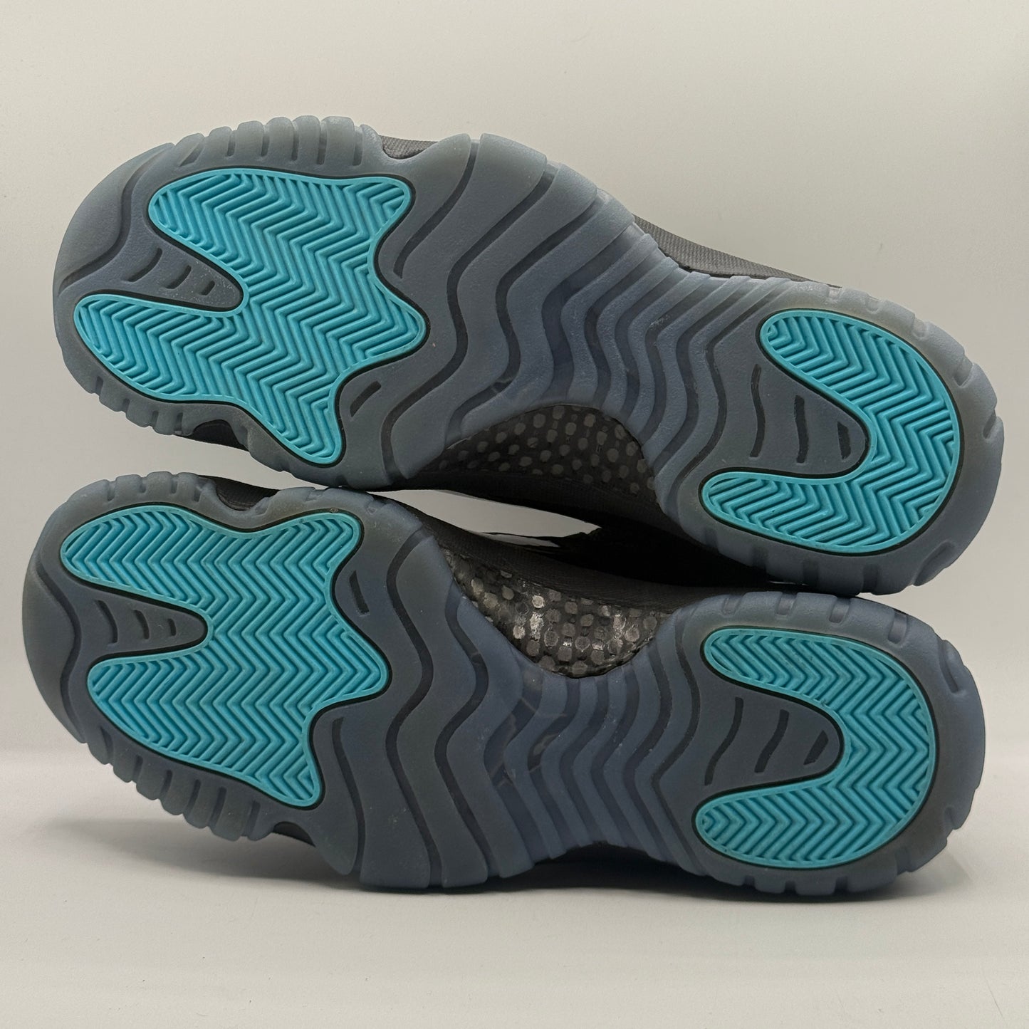 (USED) Jordan 11 Gamma Size 8.5
