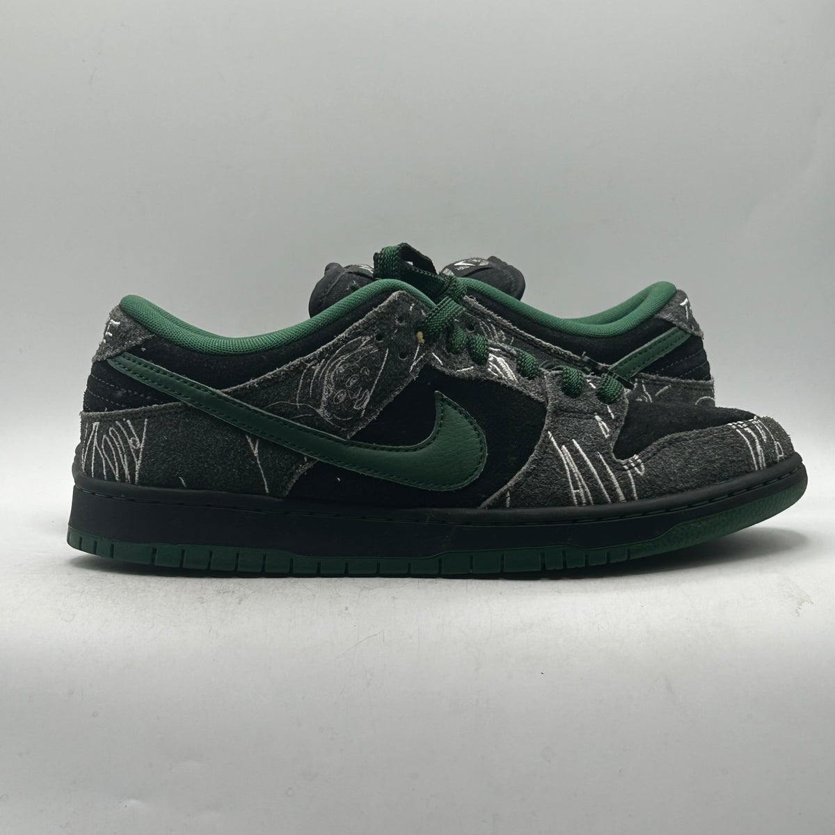 (Used) Nike SB Dunk Low There Skateboards Size 9.5