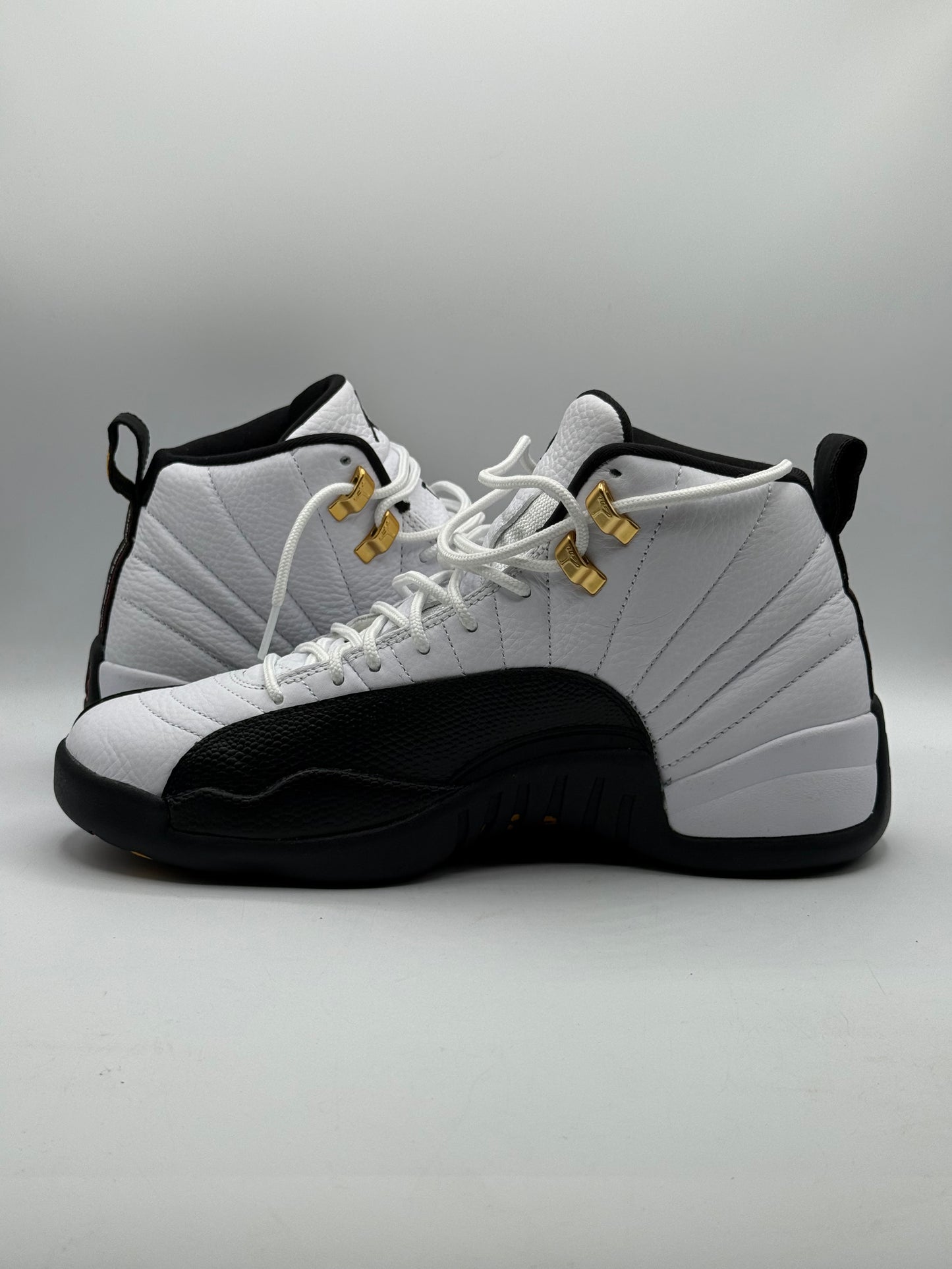 (USED) Jordan 12 Taxi Size 9