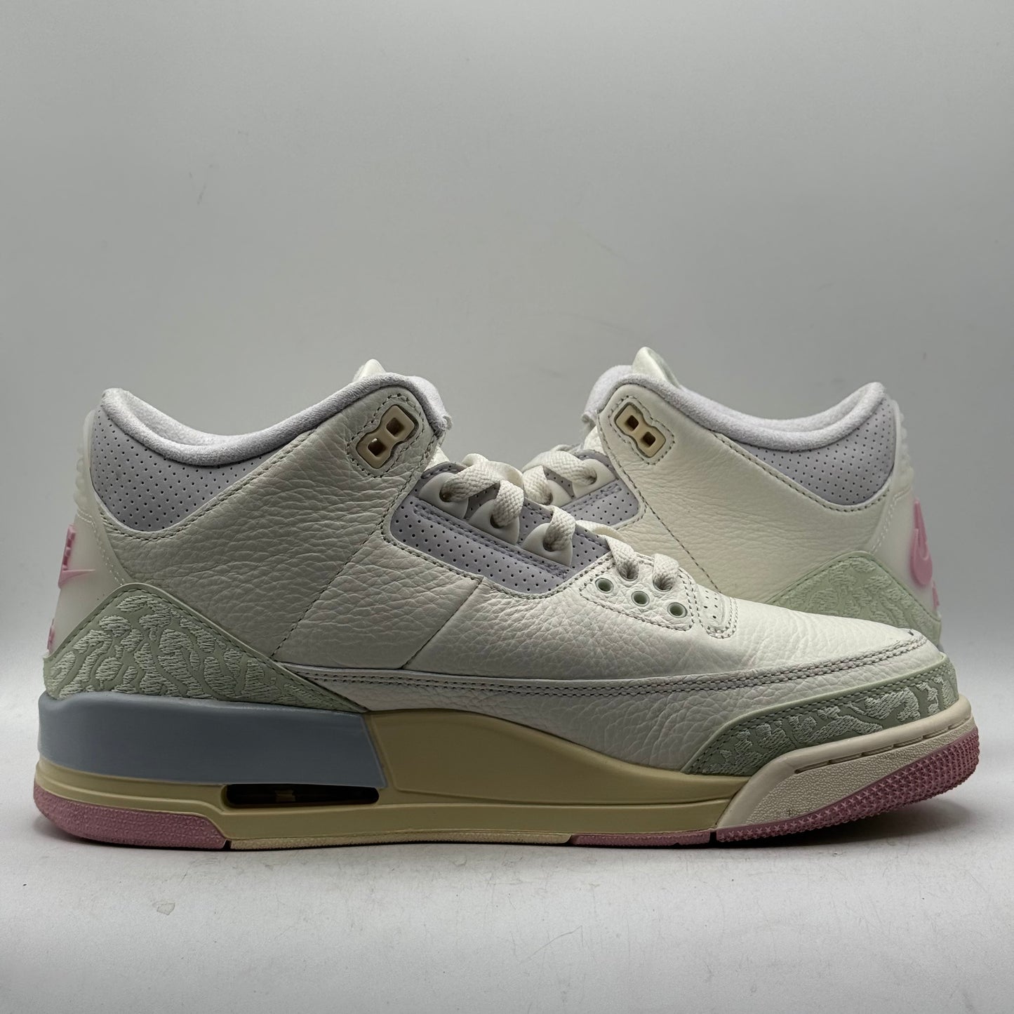 (USED) Jordan 3 Spring Is In The Air Size 9