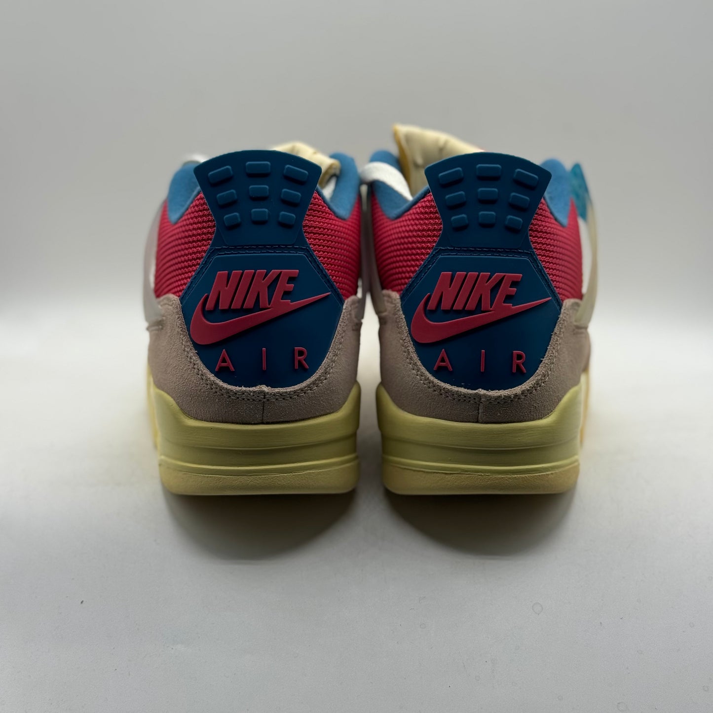 (Used) Jordan 4 Union Guava Size 9.5