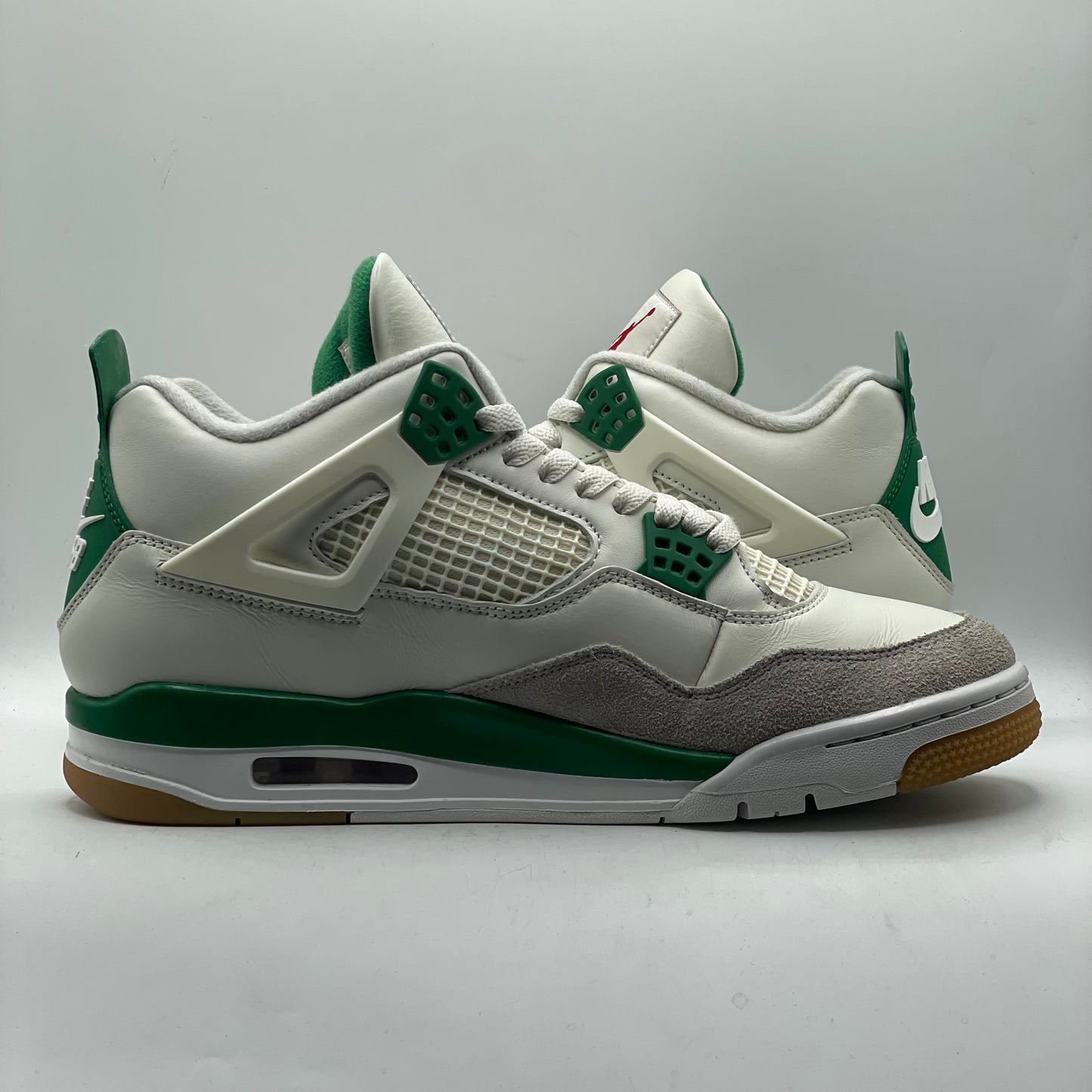(USED) Jordan 4 SB Pine Green Size 10.5