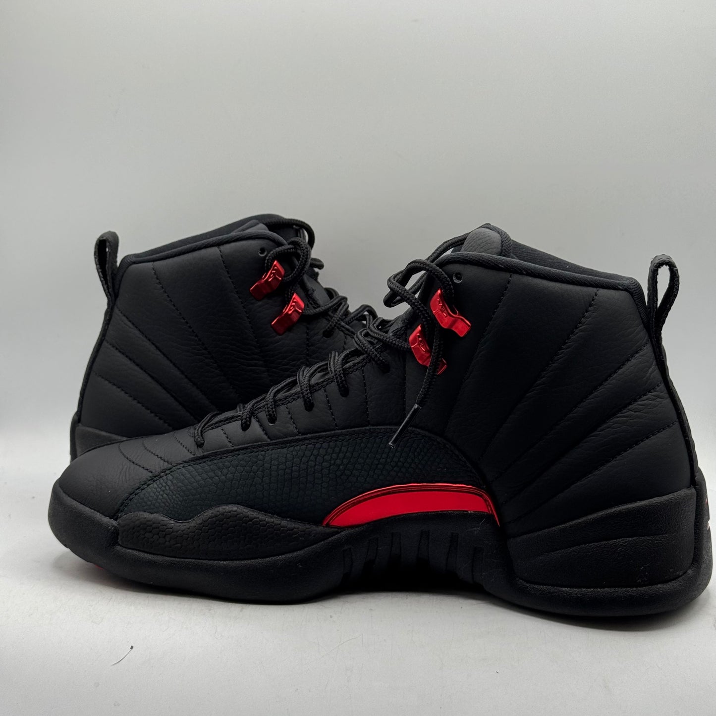 (USED) Jordan 12 Bloodline Size 10