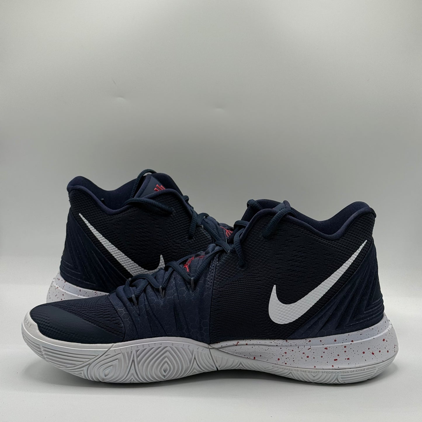 Nike Kyrie 5 PE UCONN HUSKIES Size 12