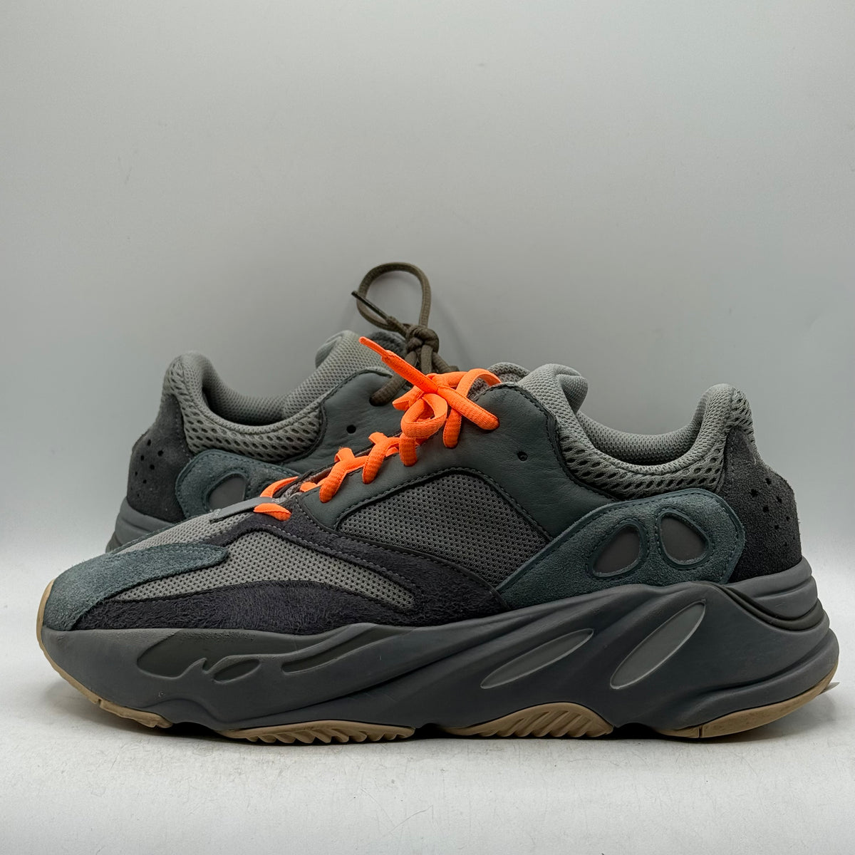 (Used) Adidas Yeezy 700 Teal Blue Size 10.5
