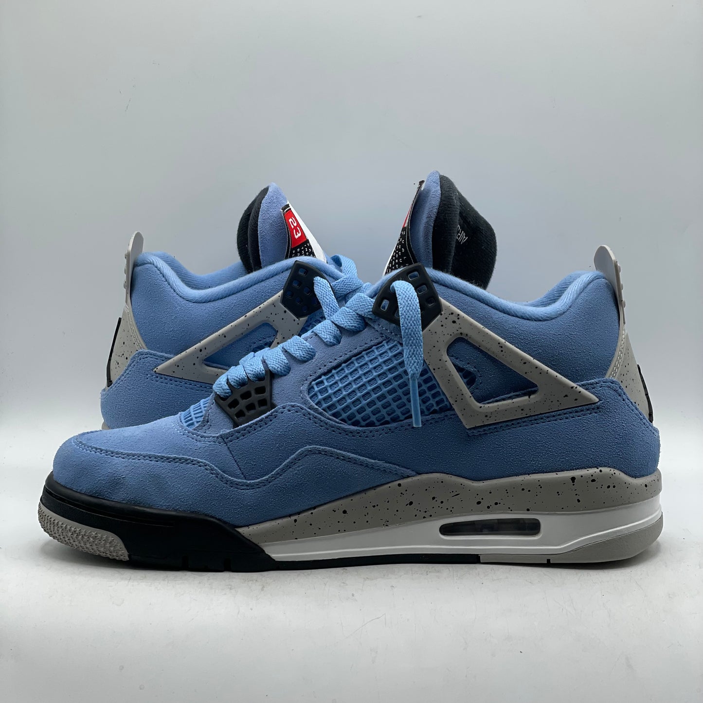 (USED) Jordan 4 University Blue Size 9