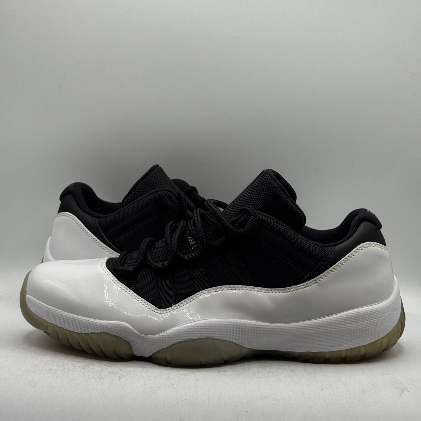 (USED) Jordan 11 Low Tuxedo (2013) Size 11.5