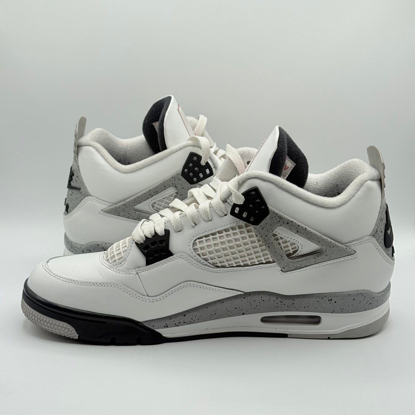 (USED) Jordan 4 White Cement Size 11.5