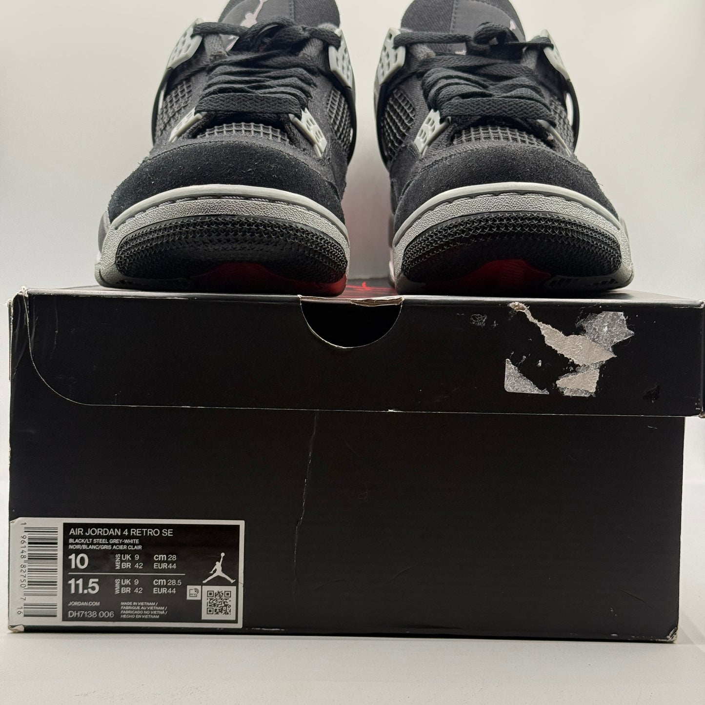 (USED) Jordan 4 Black Canvas Size 10
