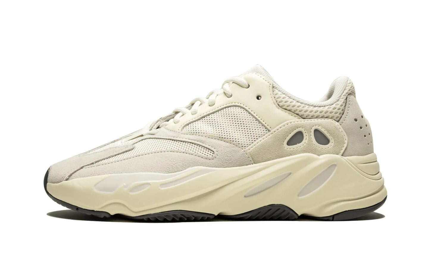 Yeezy Boost 700 Analog