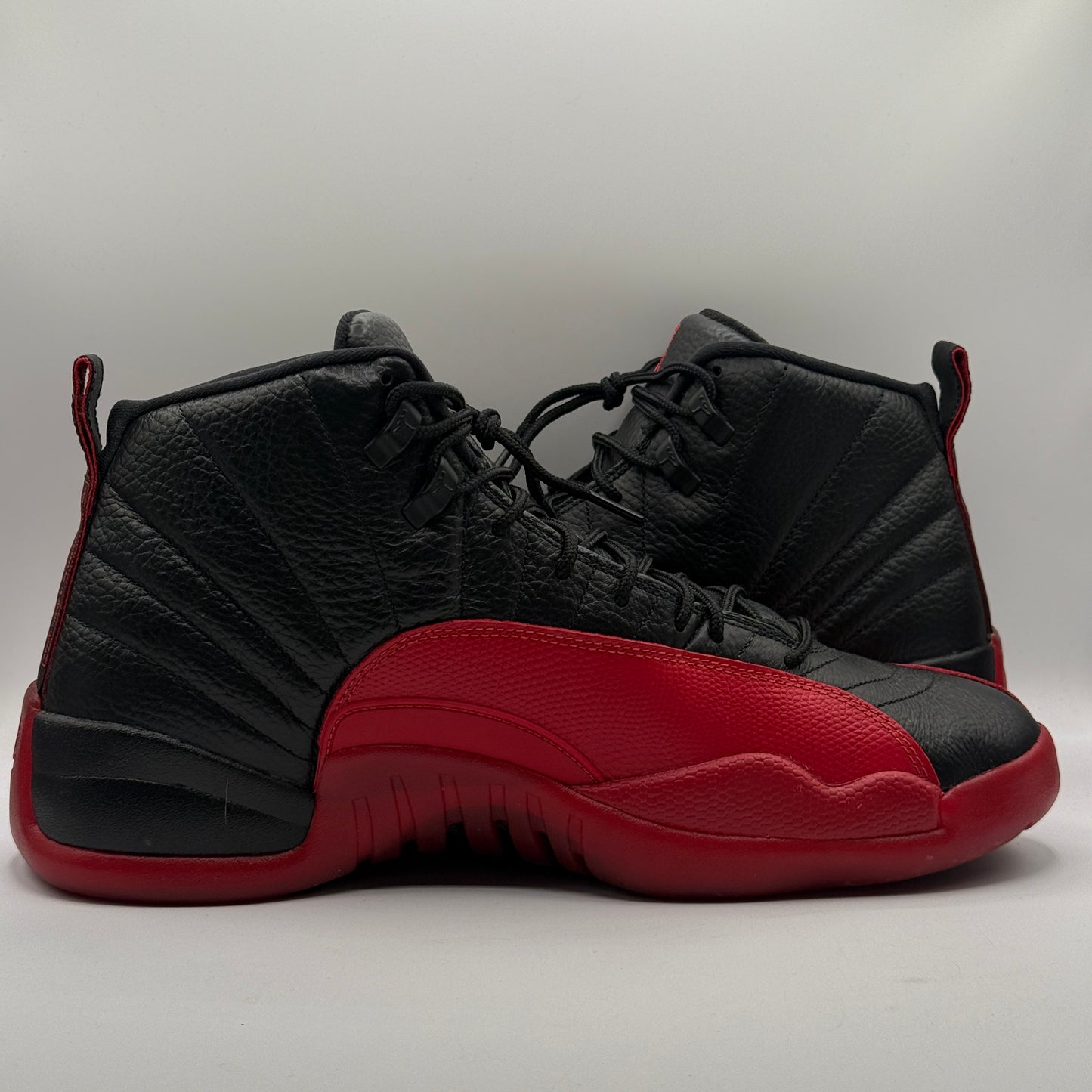 (USED) Jordan 12 Flu Game Size 14