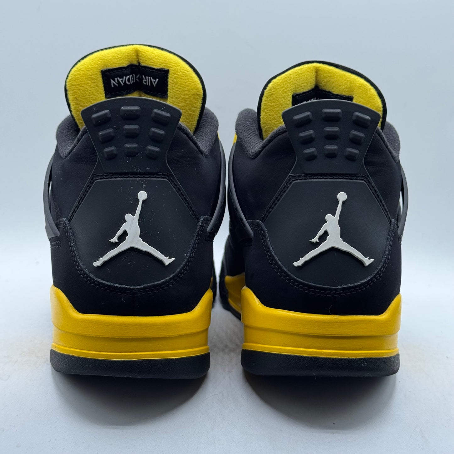 (USED) Jordan 4 Thunder Size 9.5
