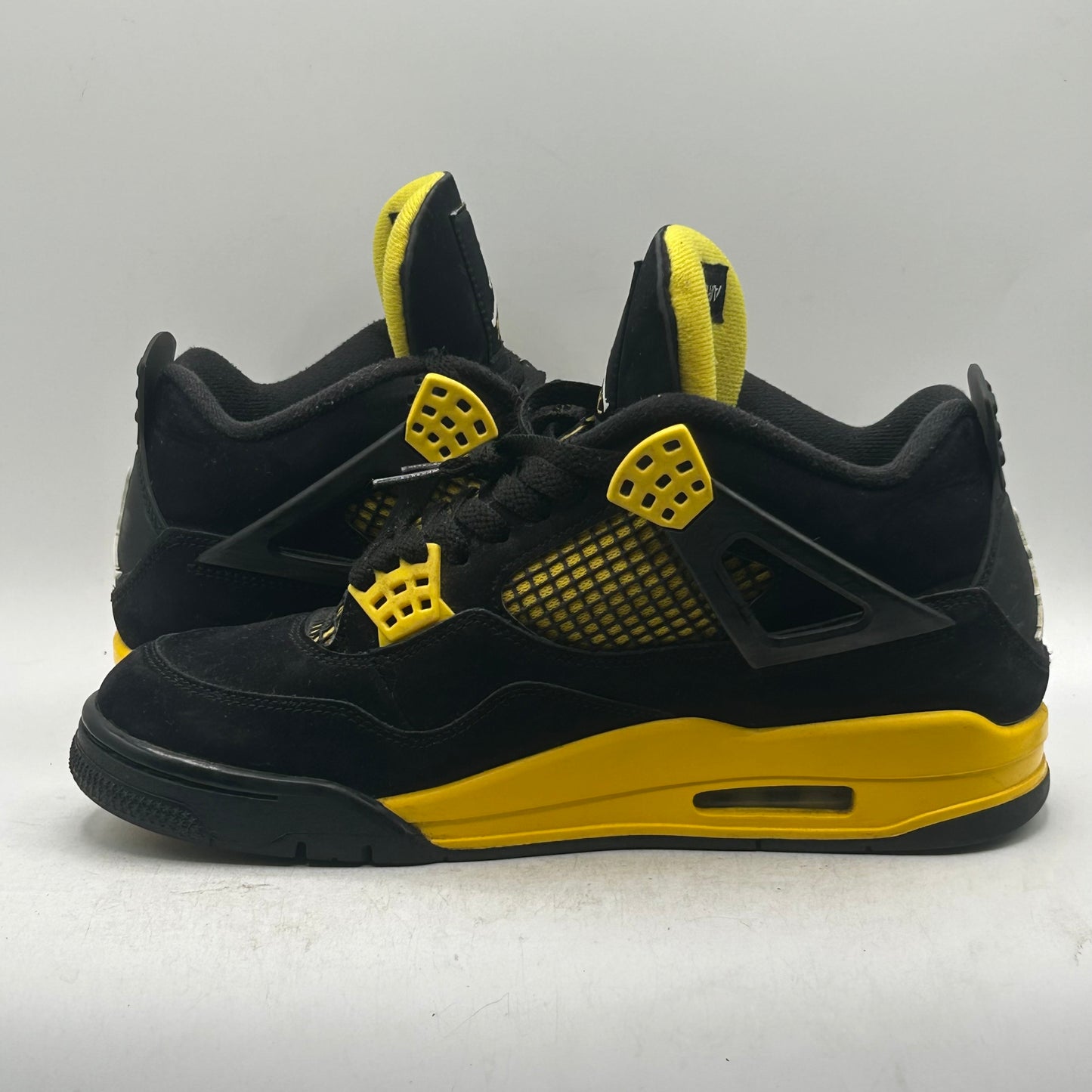 (Used No Box) Jordan 4 Thunder (2021) Size 8.5