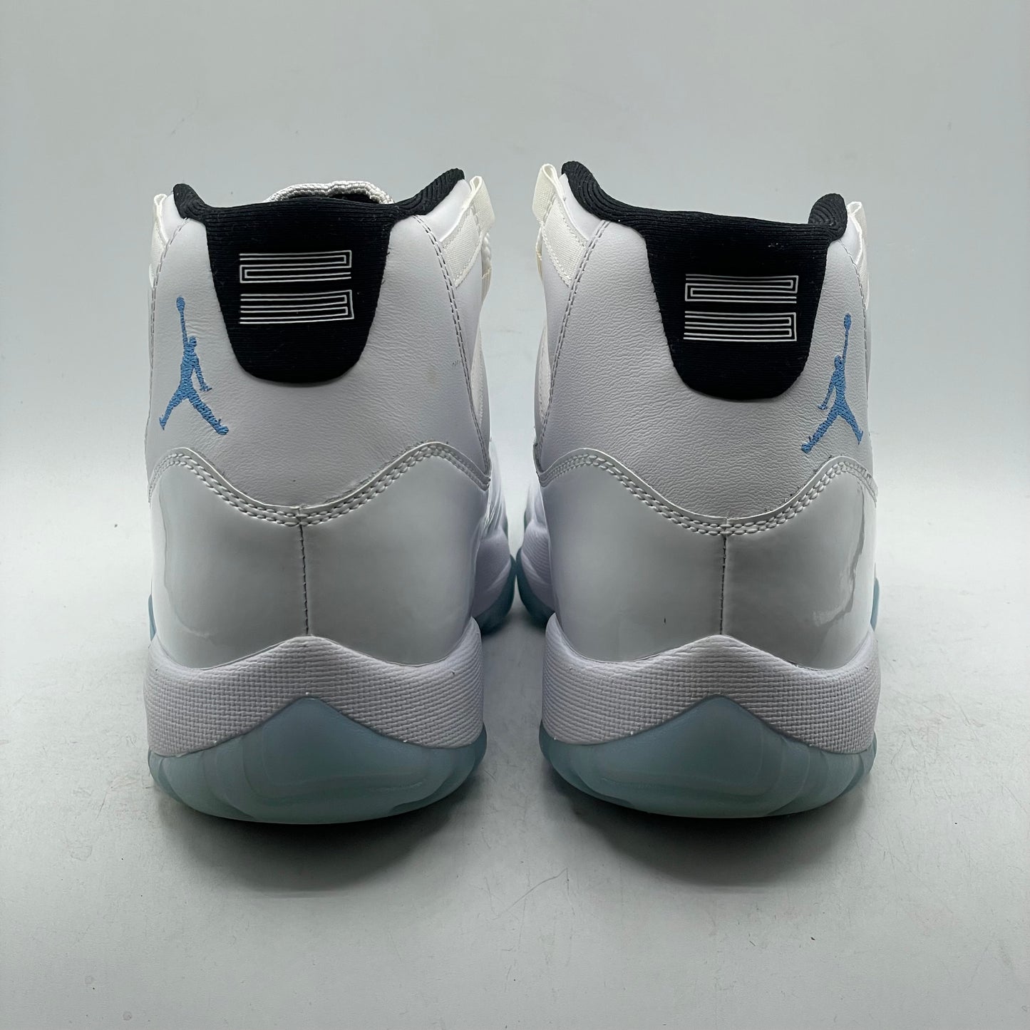 (USED) Jordan 11 Legend Blue (2024) Size 7.5