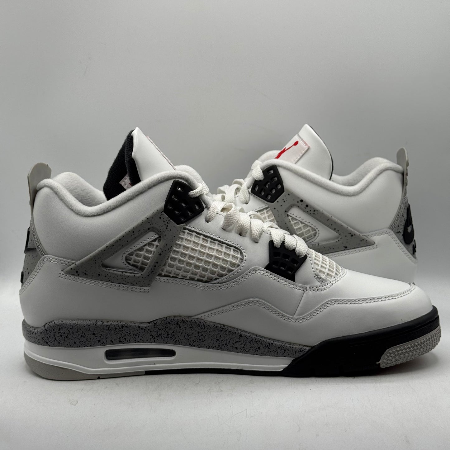 (Worn 1x) Jordan 4 White cement size 10.5
