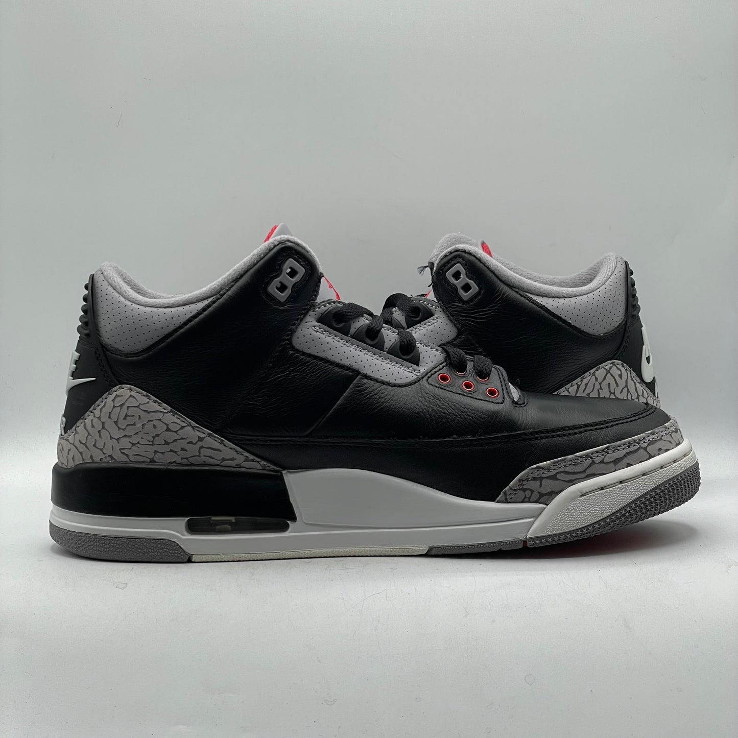(USED) Jordan 3 Black Cement (2024) Size 10.5
