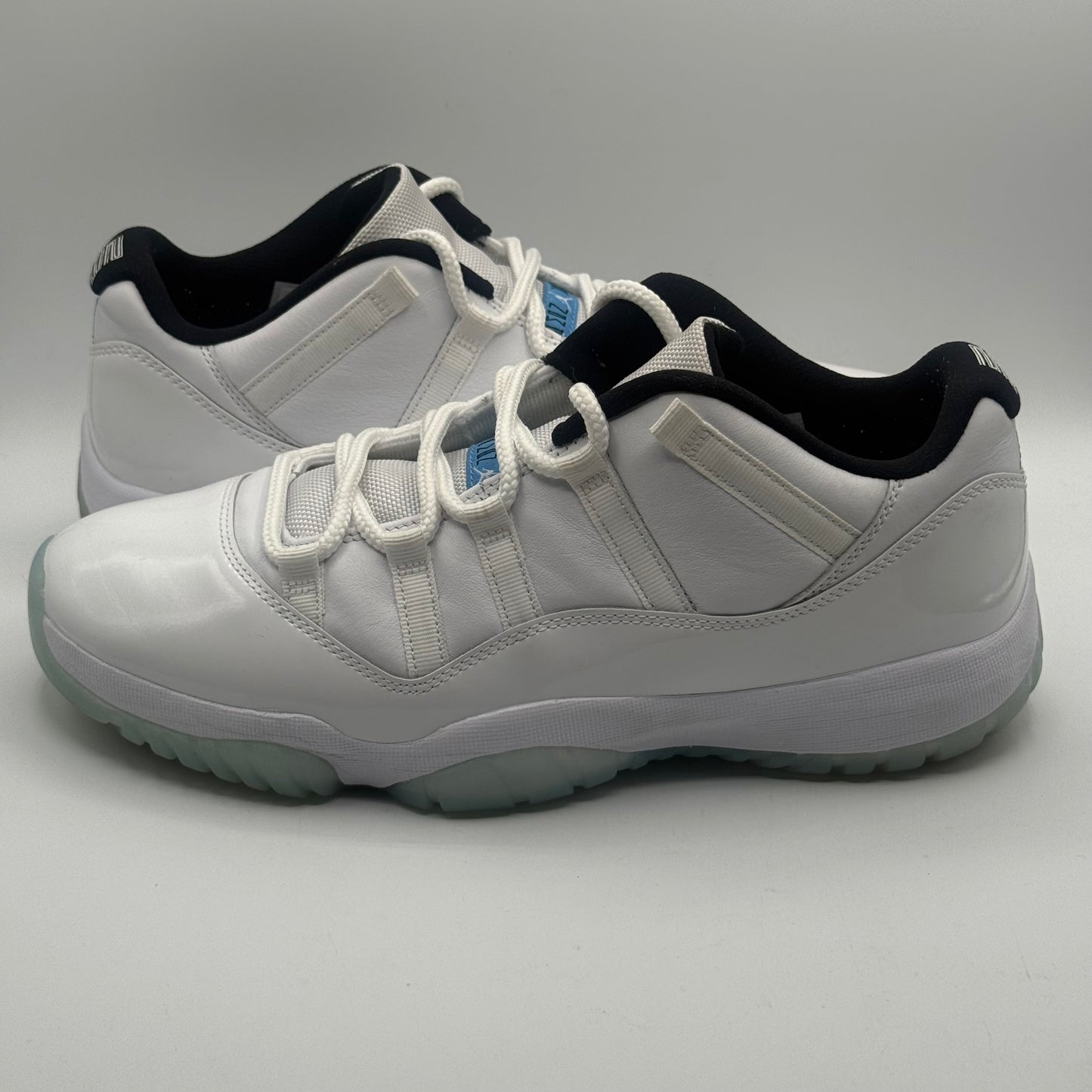 (USED) Jordan 11 Low Legend Blue Size 10.5