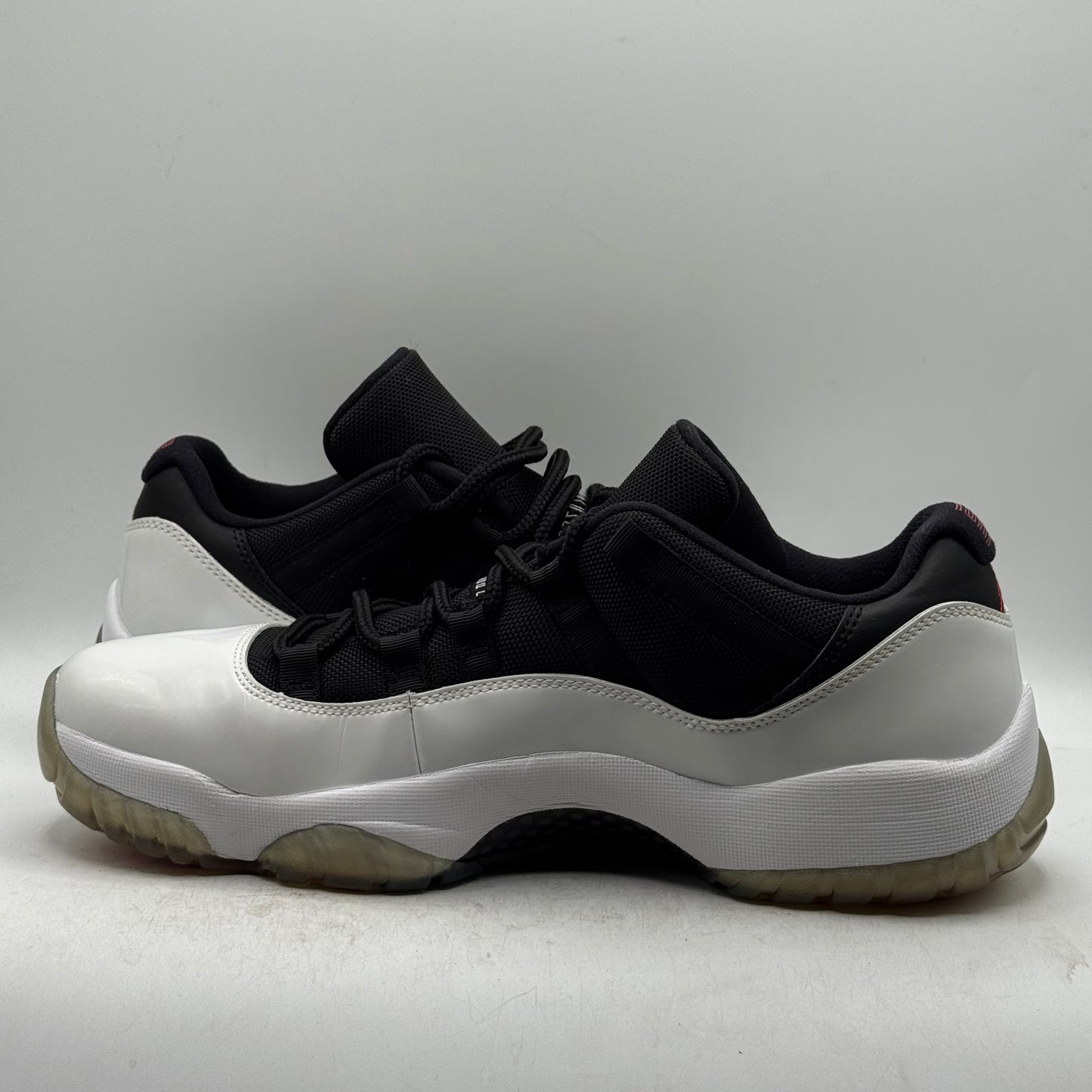(USED) Jordan 11 Low Tuxedo (2013) Size 11.5