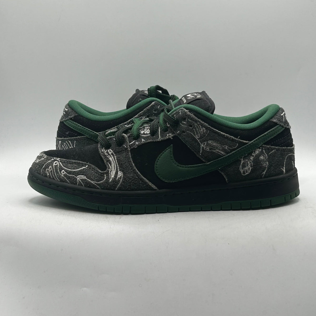 (Used) Nike SB Dunk Low There Skateboards Size 9.5
