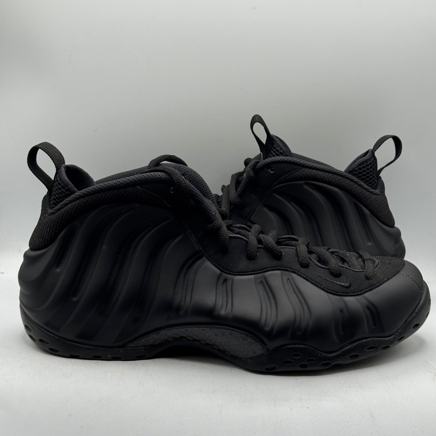(USED NO BOX) Nike Air Foamposite Triple Black Size 12