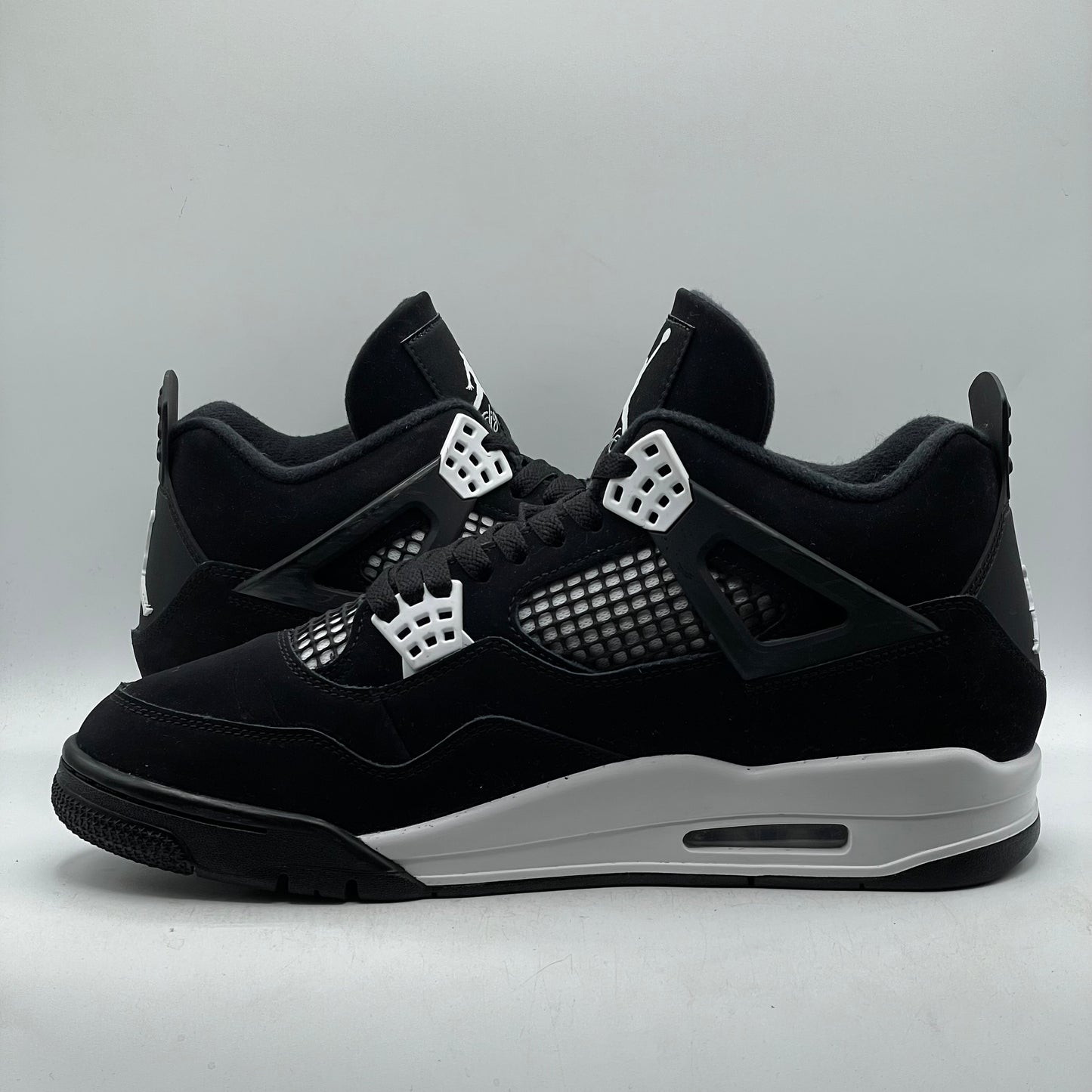 (Used) Jordan 4 White Thunder Size 11