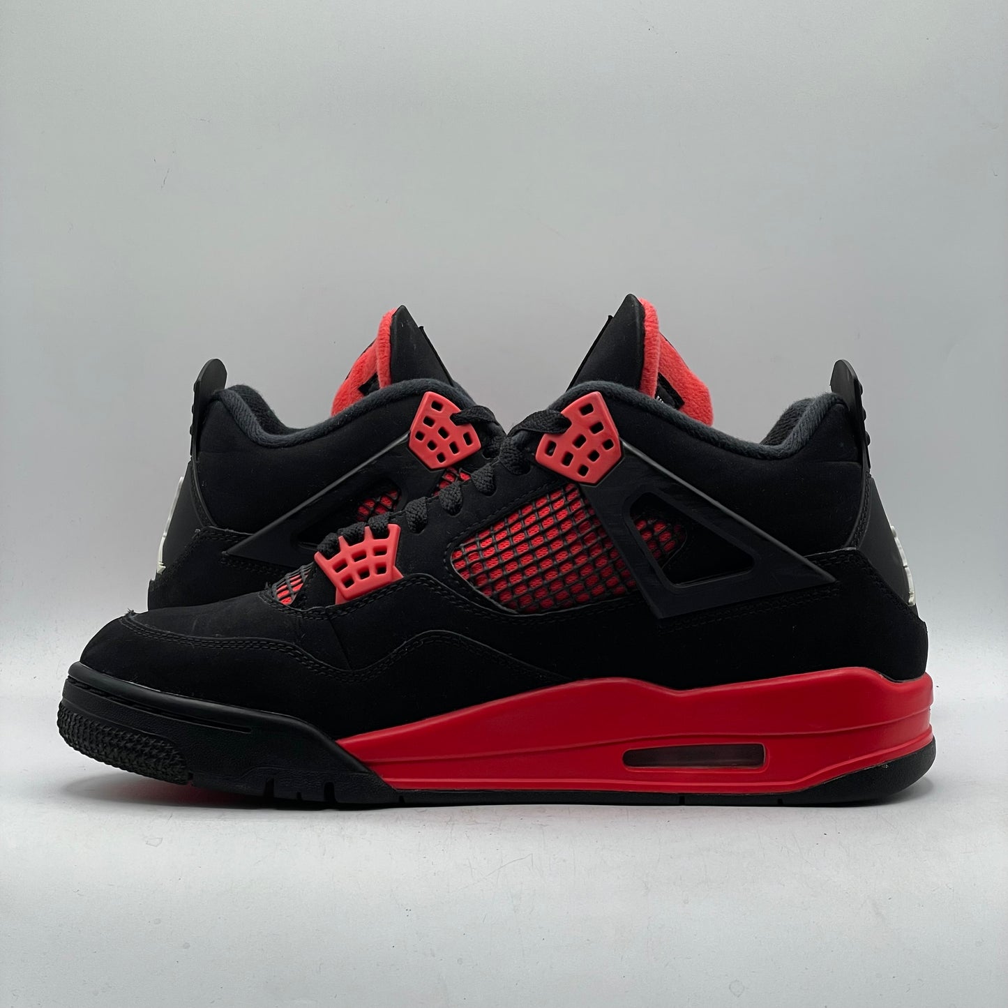 (USED) Jordan 4 Red Thunder Size 9