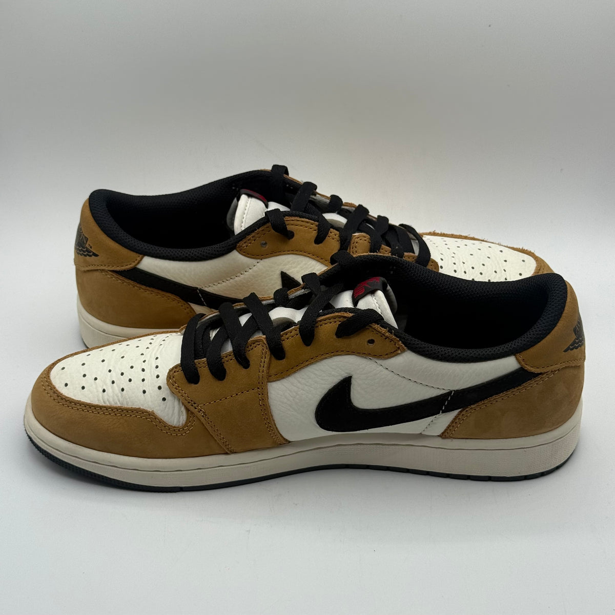 (USED) Jordan 1 Low Rookie of the Year Size 10.5