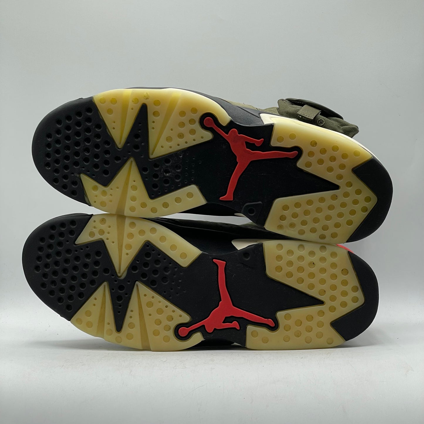 (USED) Jordan 6 Travis Scott Size 11.5