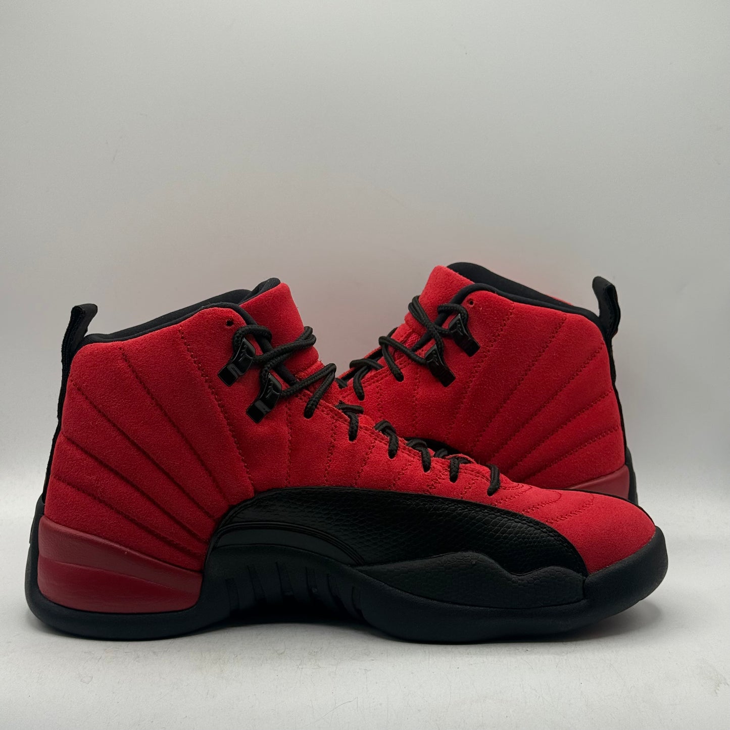 (USED) Jordan 12 Reverse Flu Game Size 9.5