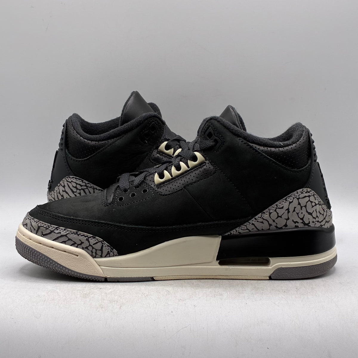 (USED) Jordan 3 Off Noir (W) Size 8.5W/7M