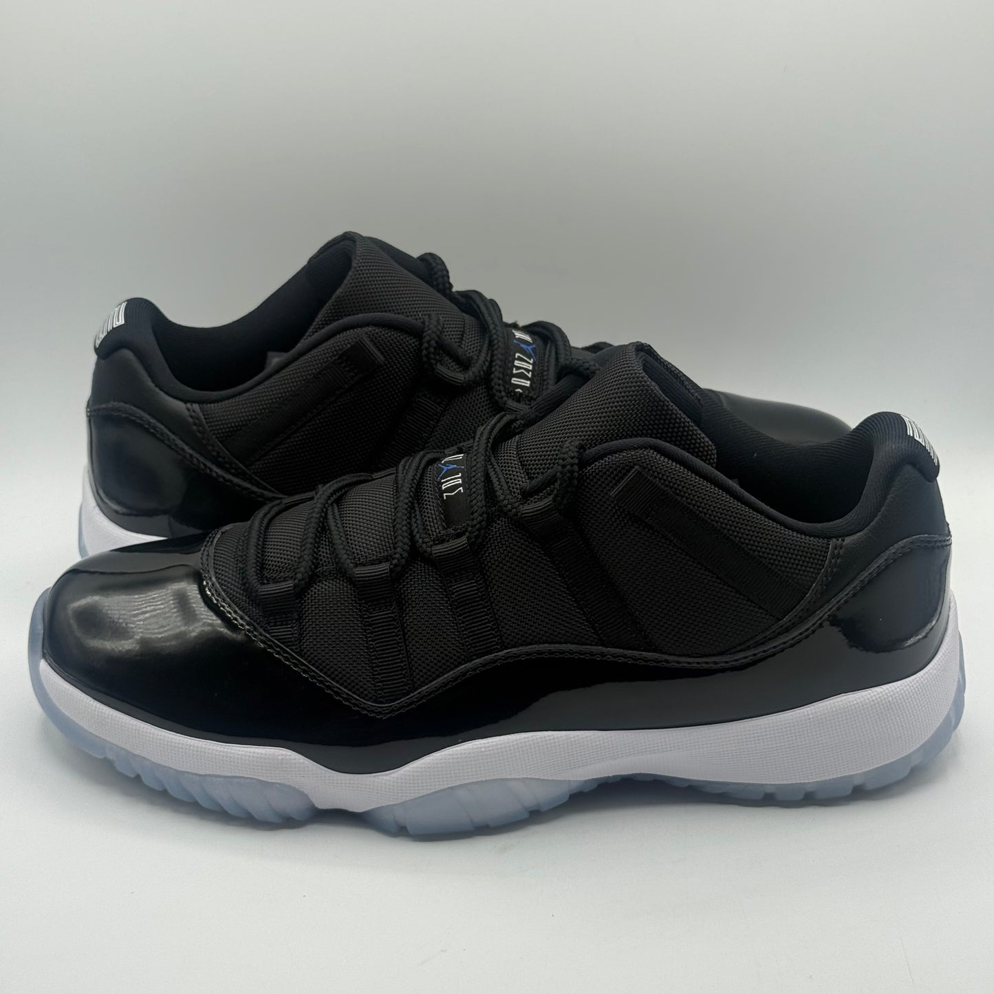 (USED) Jordan 11 Low Space Jam Size 11