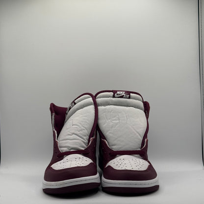 ( Used ) Jordan 1 Bordo Size 9