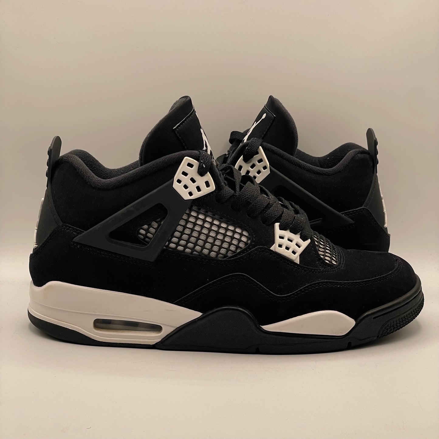 (USED) Jordan 4 White Thunder Size 10