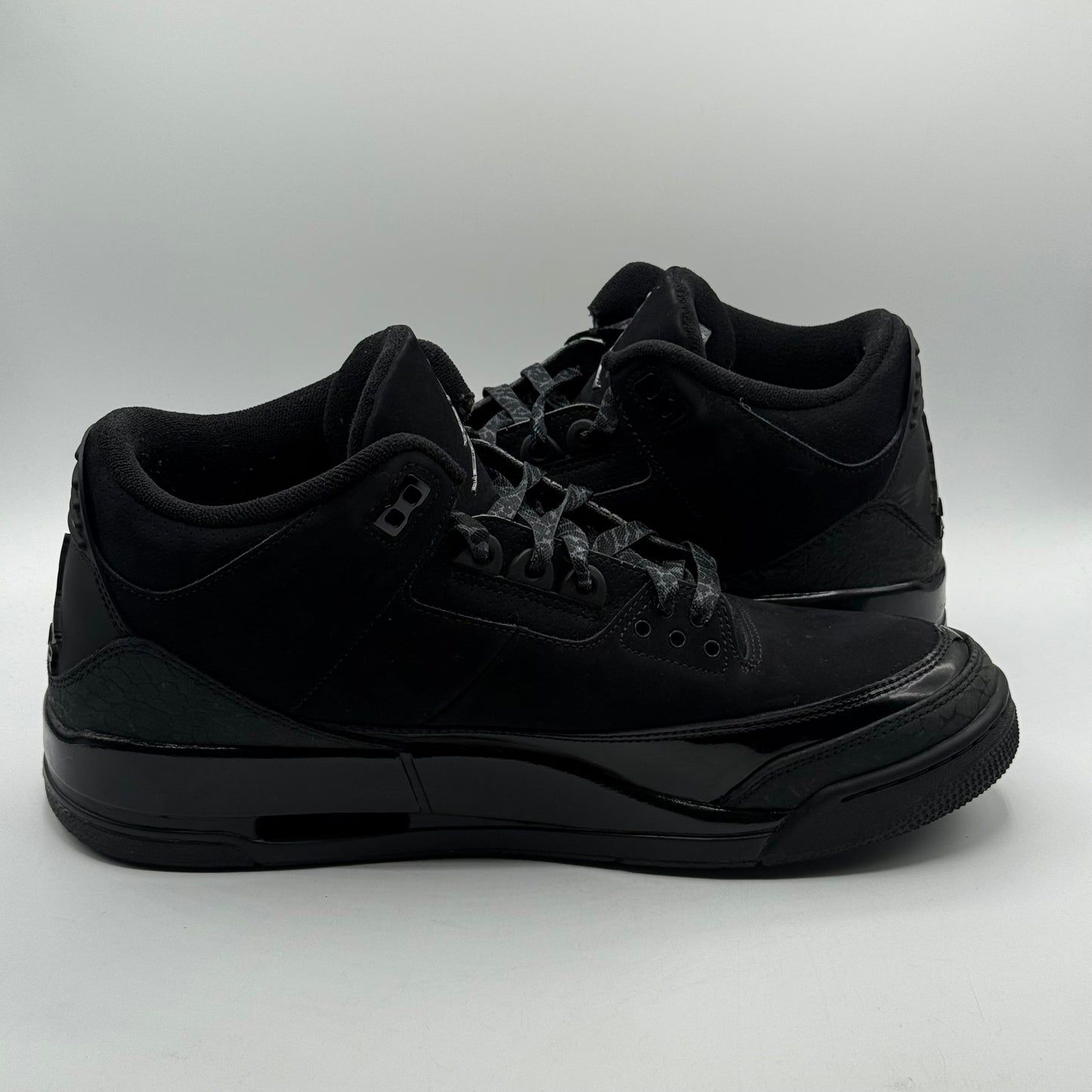 (USED) Jordan 3 Black Cat Size 11.5