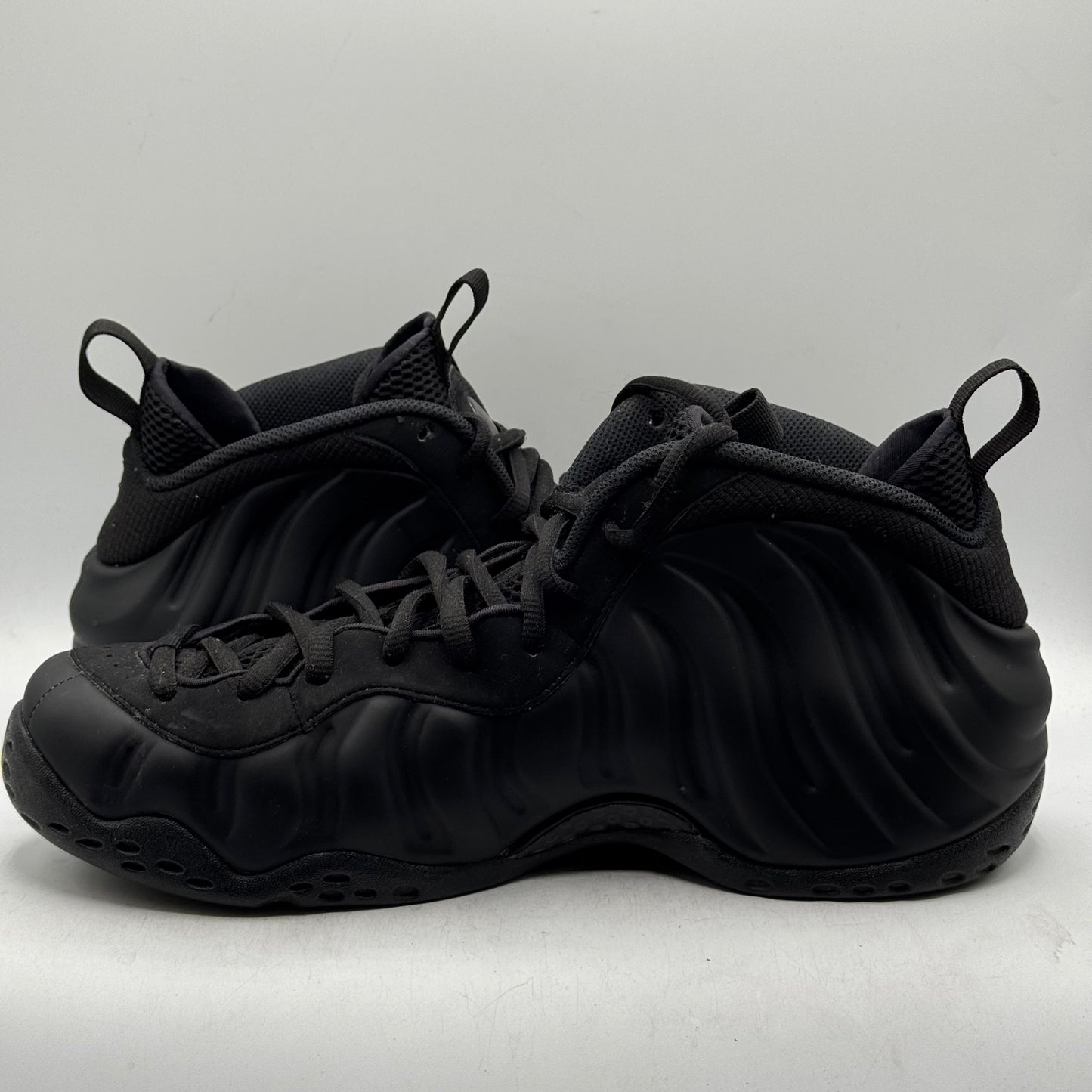 (USED NO BOX) Nike Air Foamposite Triple Black Size 12
