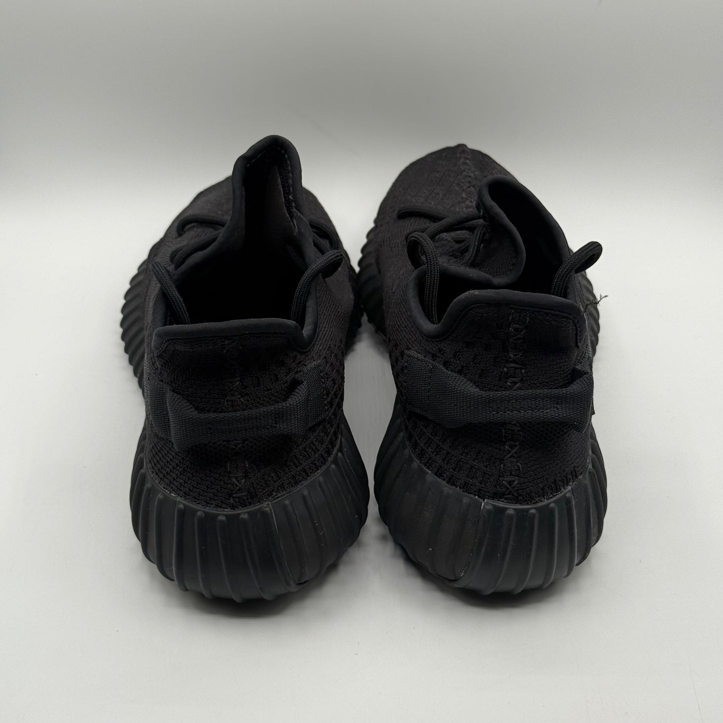 (USED NO BOX) Yeezy 350 Onyx Size 10