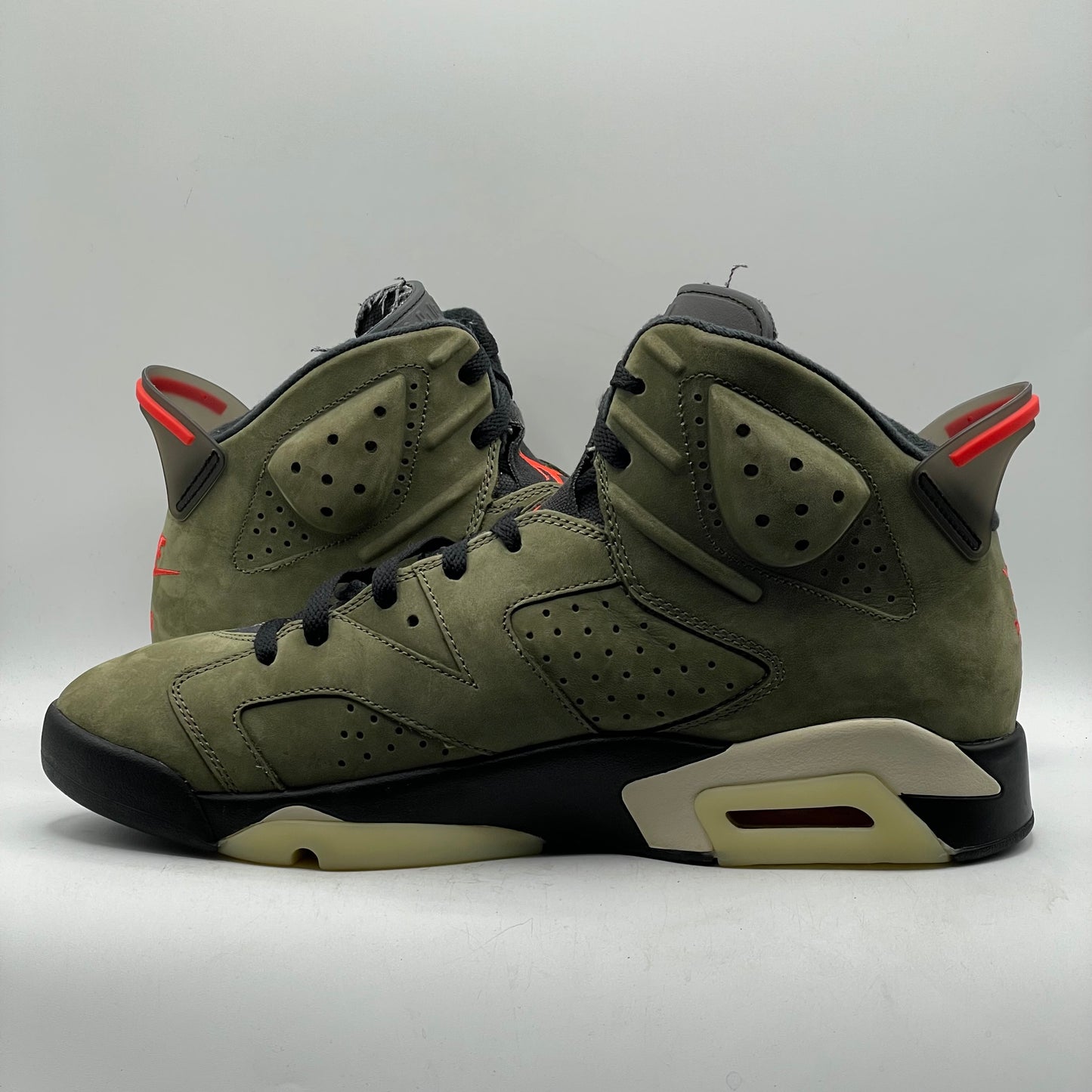 (USED) Jordan 6 Travis Scott Size 11.5