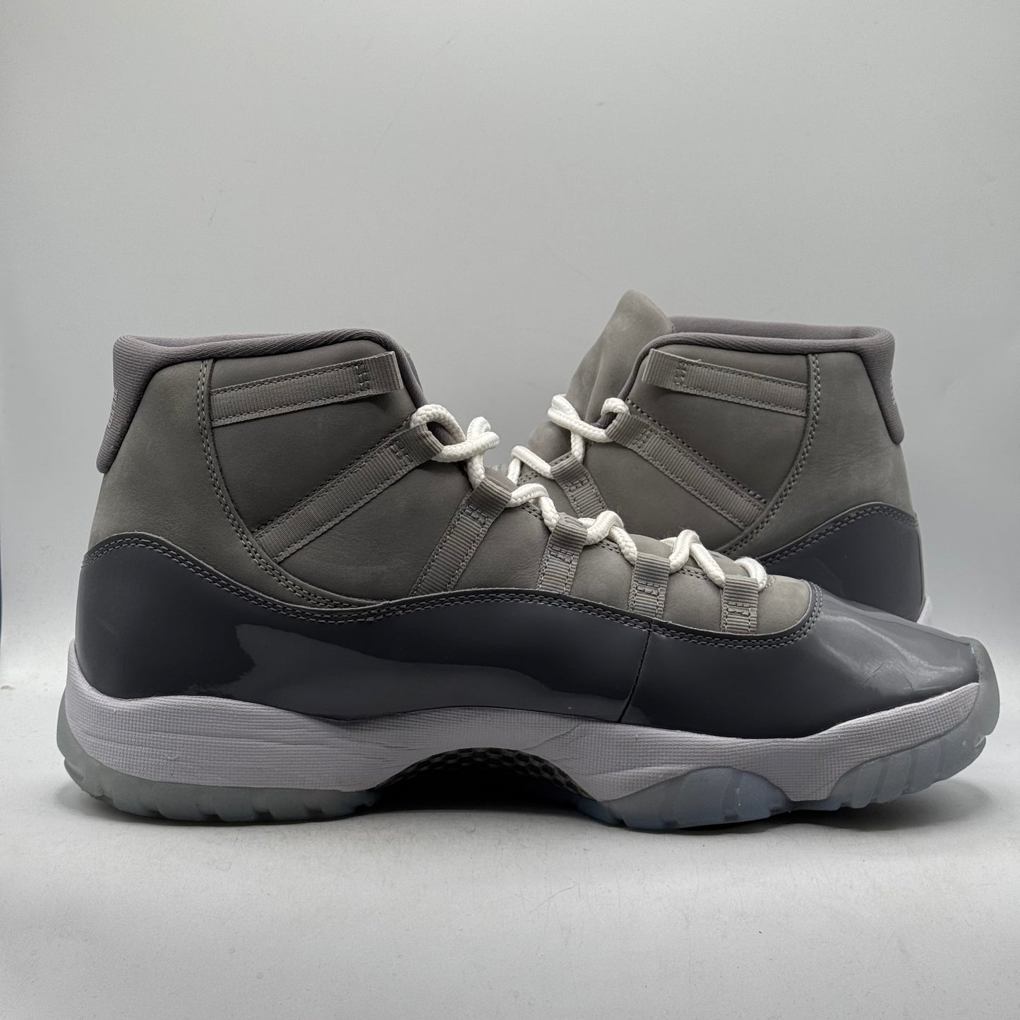 (USED NO BOX) Jordan 11 Cool Grey Size 13