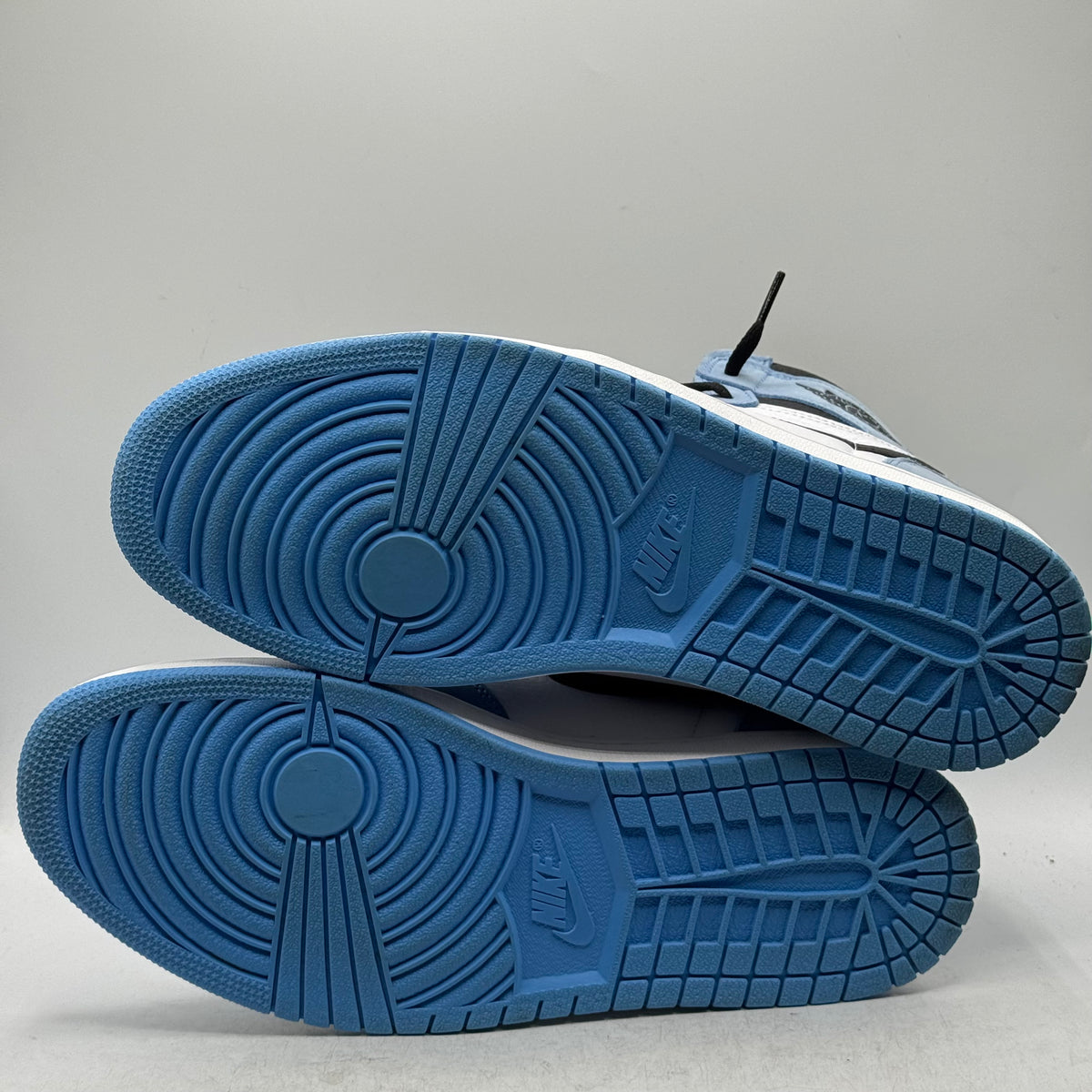 (USED) Jordan 1 High University Blue Size 11.5