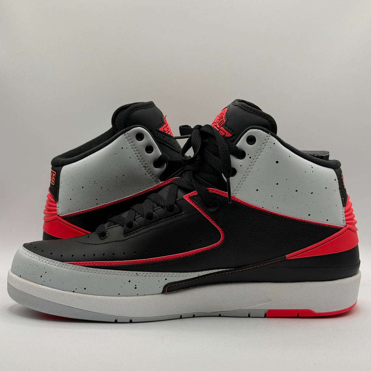 (USED) Jordan 2 Infrared Cement Size 10.5