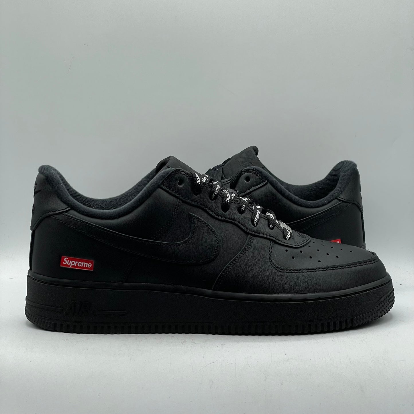 (USED) Nike AF1 Supreme Black Size 9.5
