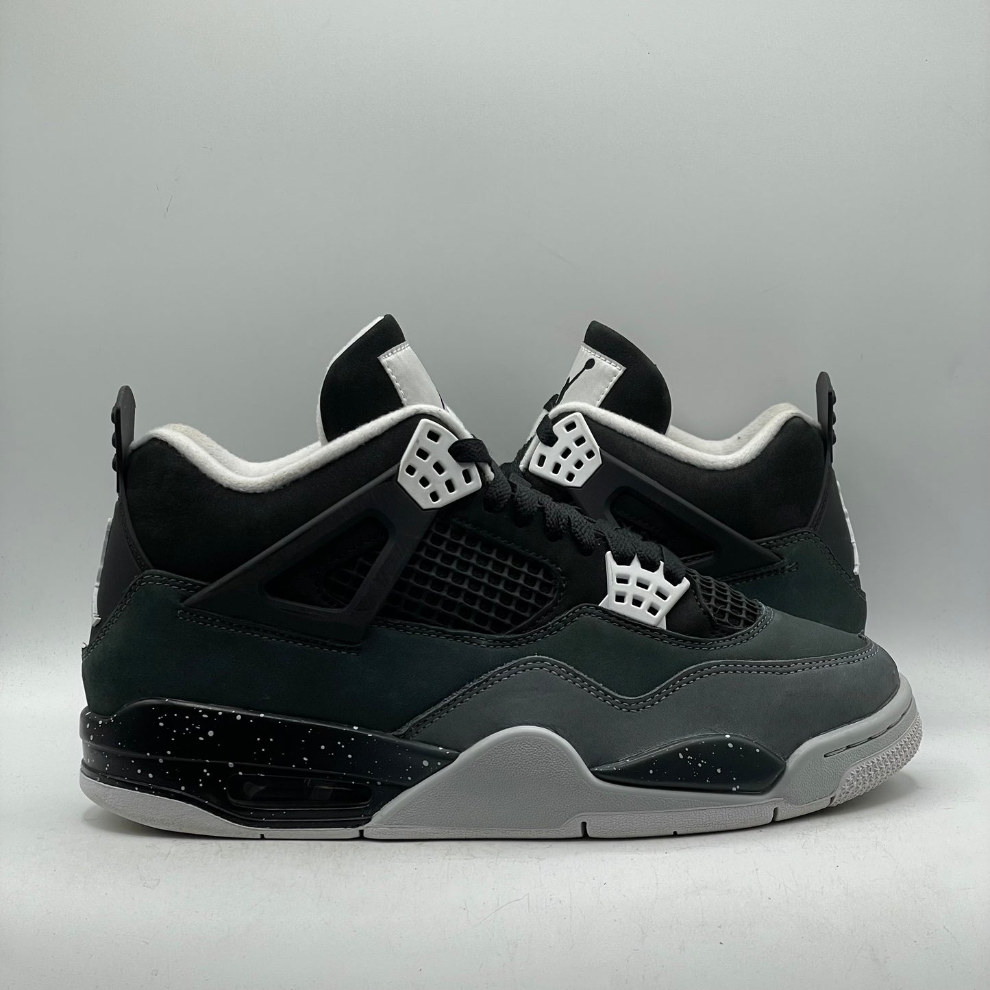 (USED) Jordan 4 Fear Size 8.5