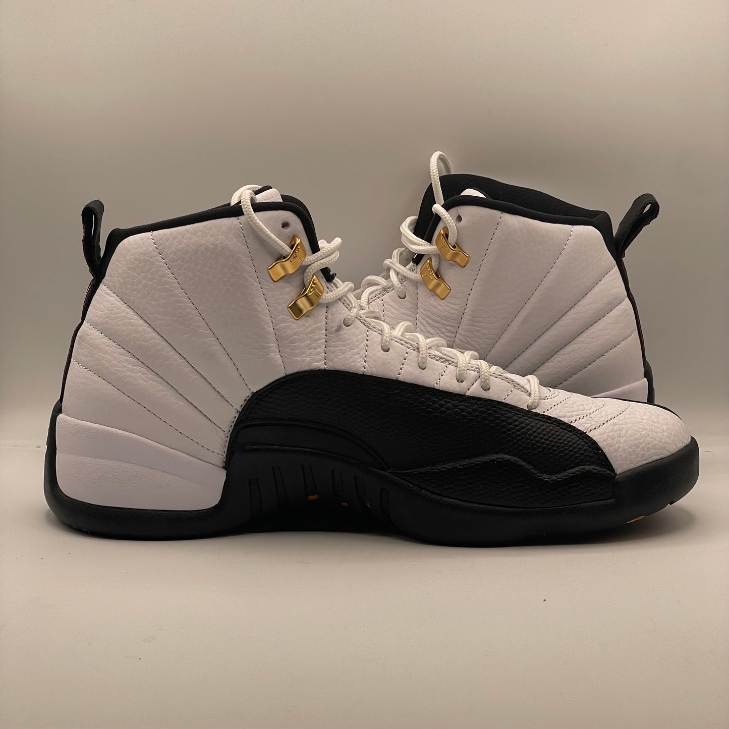 (USED) Jordan 12 Taxi Size 11