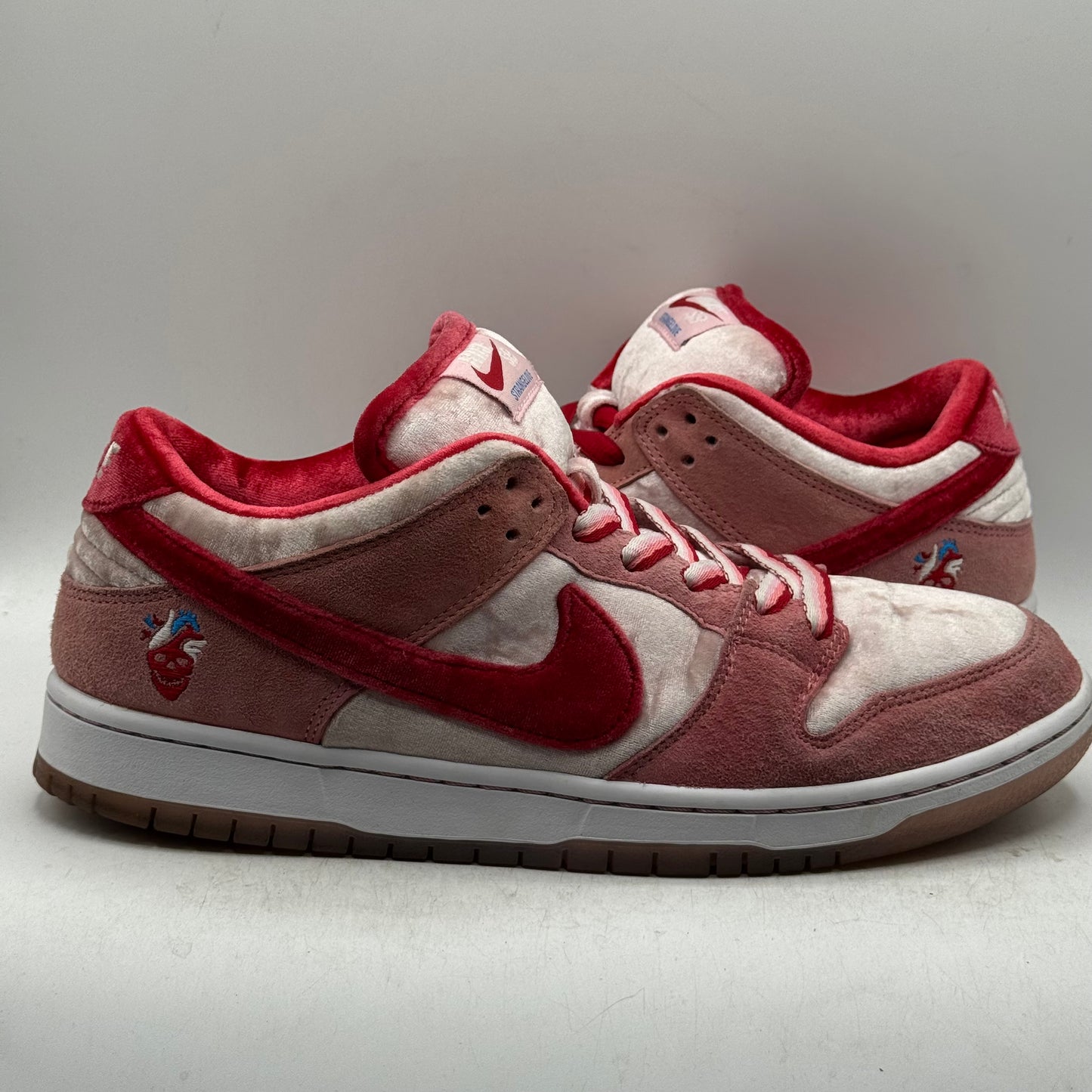(Used) Nike SB Dunk Low Strange Love Size 10
