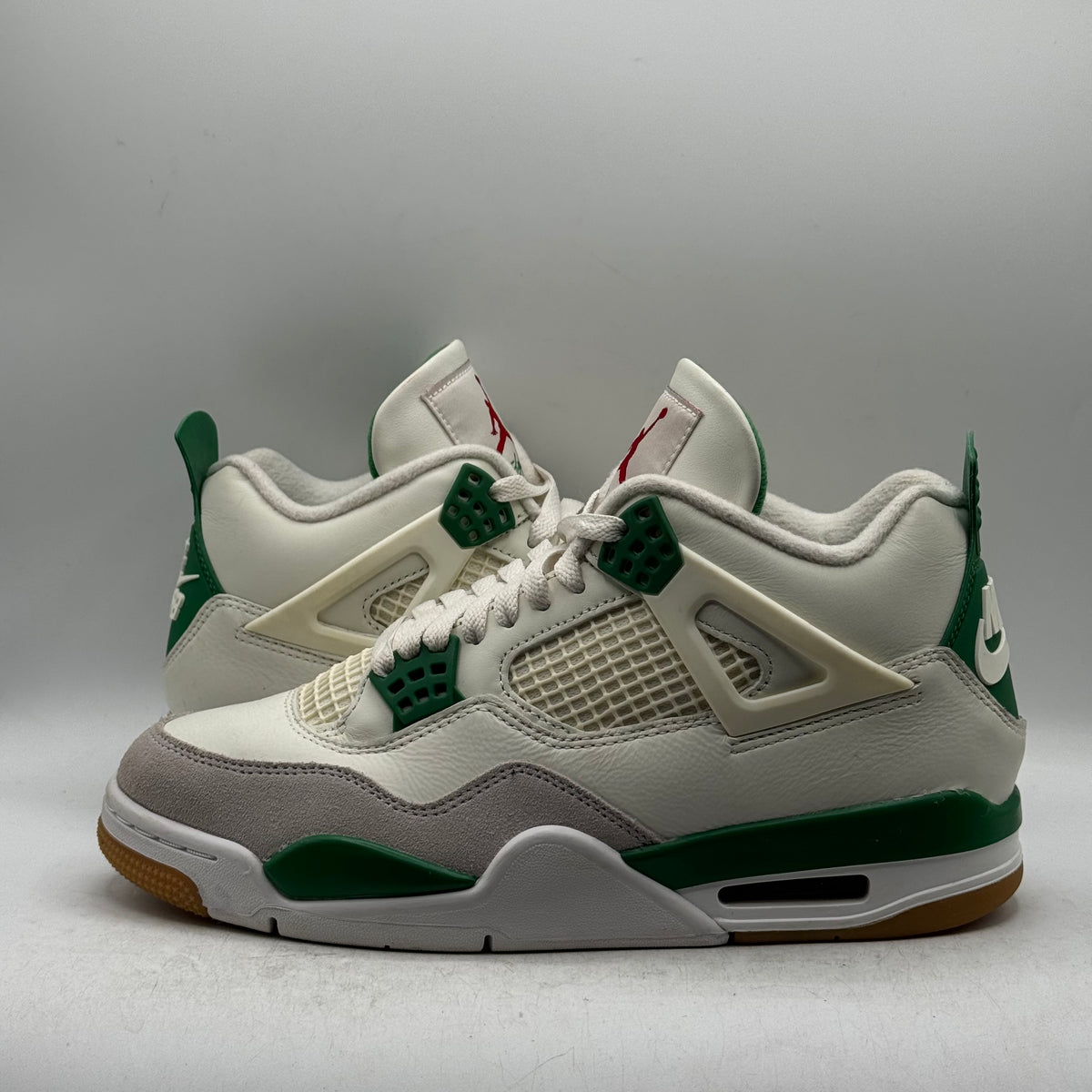 (USED NO BOX) Jordan 4 SB Pine Green Size 7.5