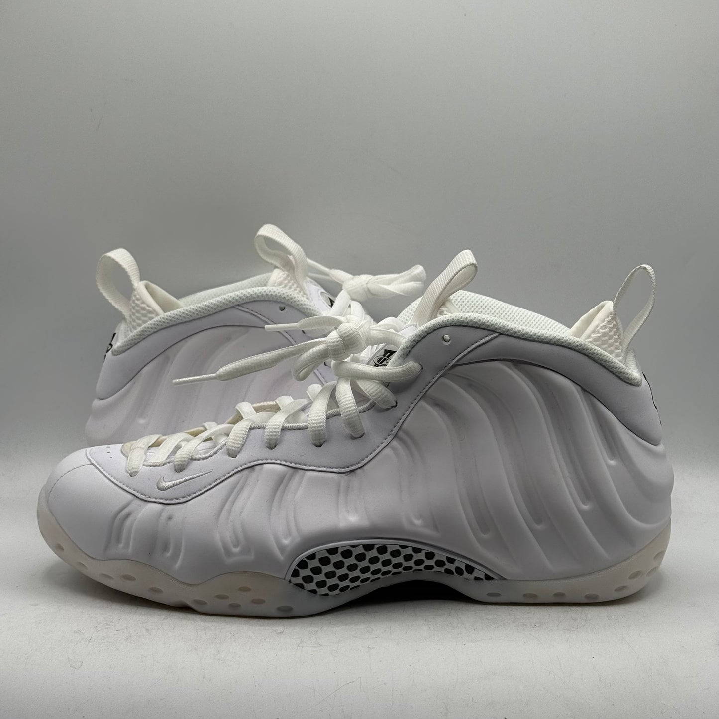 (Worn 1X) Nike Air Foamposite One Triple White Size 9