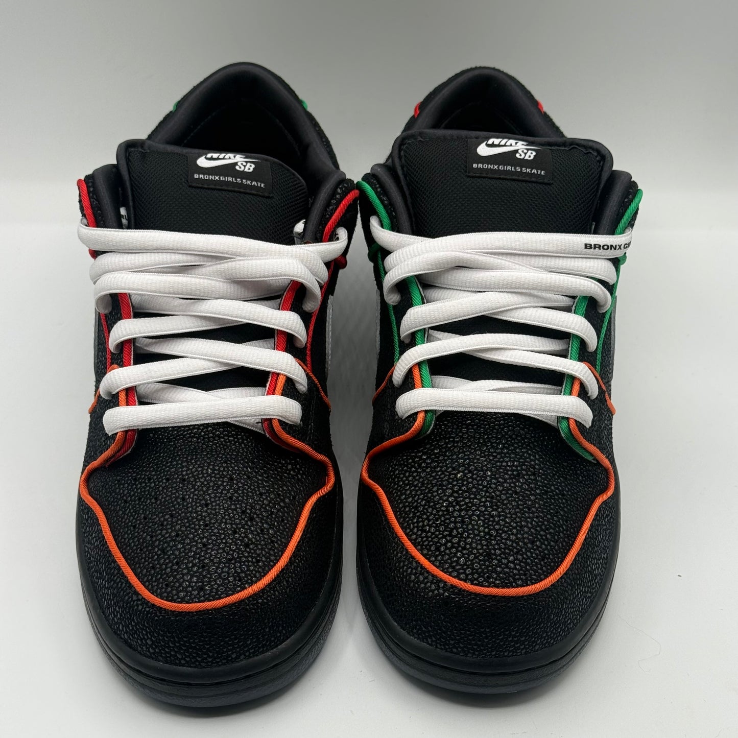 (VNDS) Nike SB Dunk Low Bronx Girls Skate Size 12