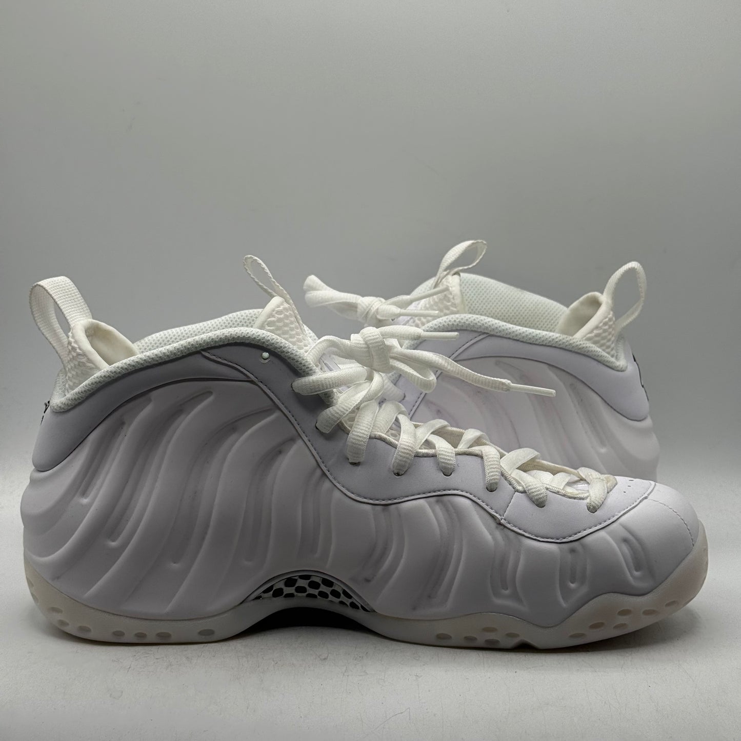 (Worn 1X) Nike Air Foamposite One Triple White Size 9